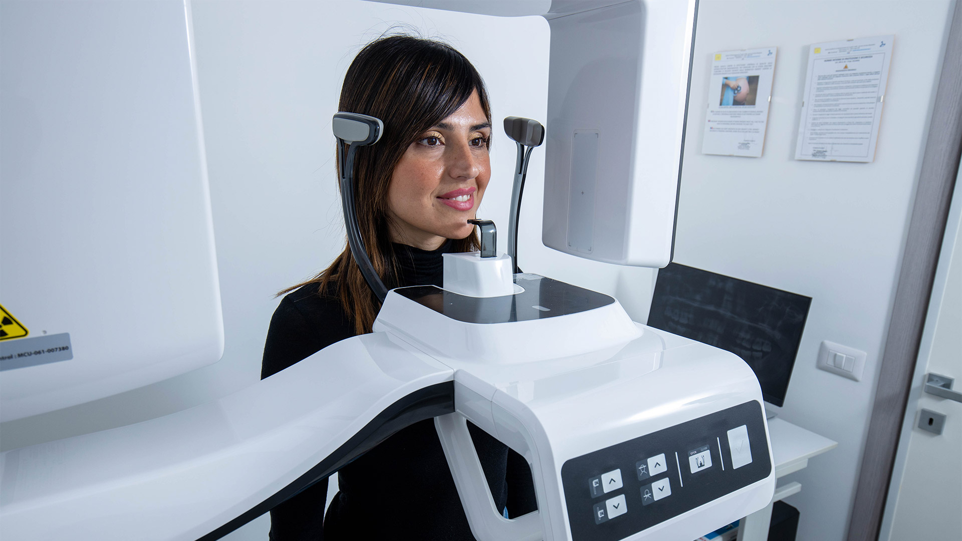 ragazza visita dal dentista